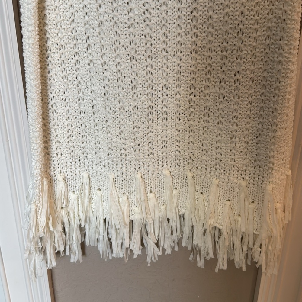 Lilly Lua Sweater - Picture 4 of 6